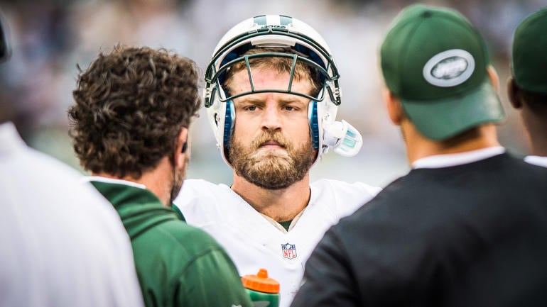 WATCH: Ryan Fitzpatrick throws ninth interception in the last eight quarters