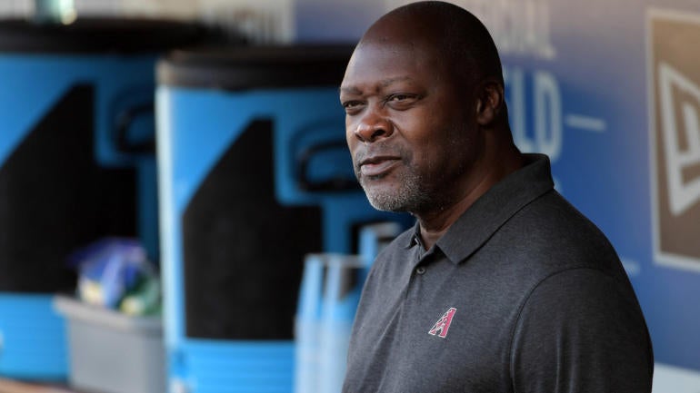 Diamondbacks fire GM Dave Stewart, manager Chip Hale