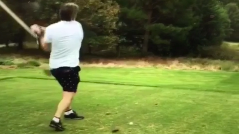 WATCH: Alex Ovechkin is great at hockey, but terrible at golf
