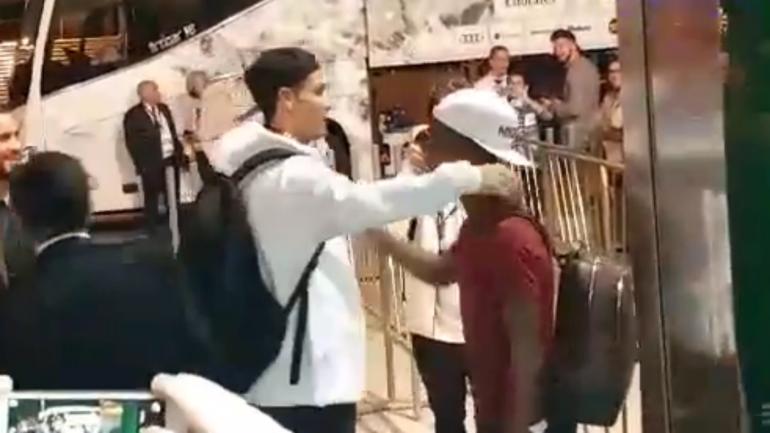 WATCH: Opposing player waits 20 minutes to meet Real Madrid star Ronaldo