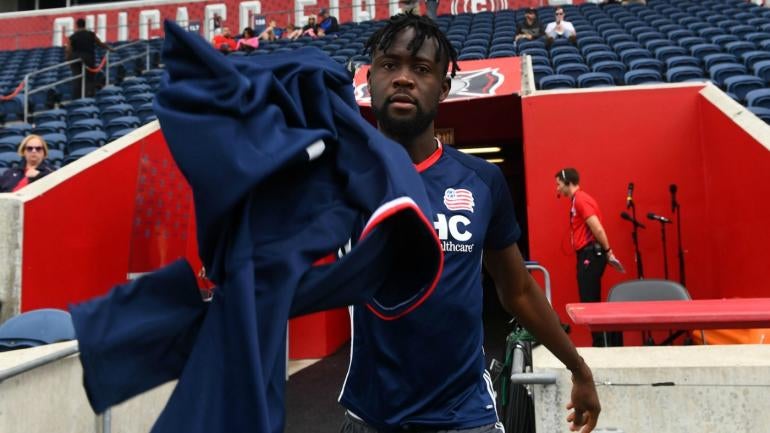 MLS player gets yellow card after stripping down to change shorts mid-match