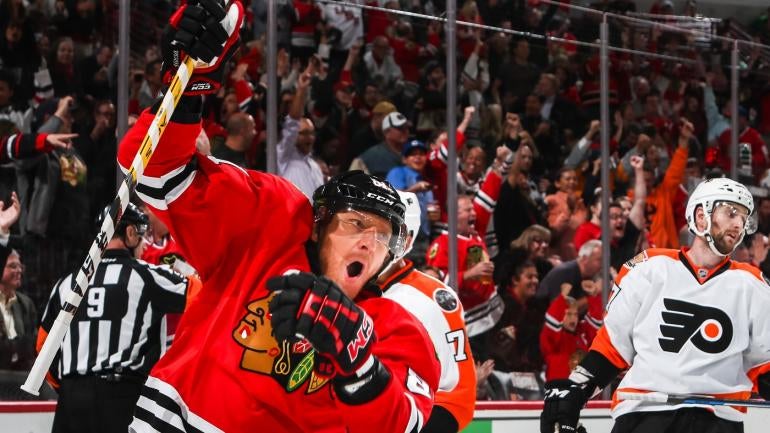 WATCH: Blackhawks' Marian Hossa joins 500-goal club