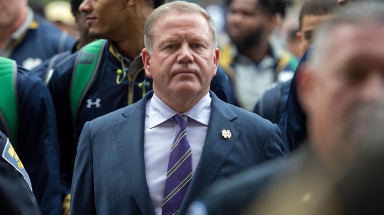 Notre Dame's Brian Kelly 'disappointed' he needs vote of confidence