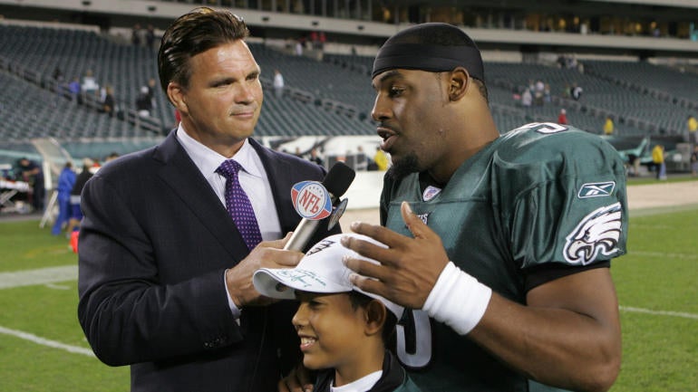 NFL Network analyst: Eagles should put a bounty on Ezekiel Elliott, 'gotta hurt' him
