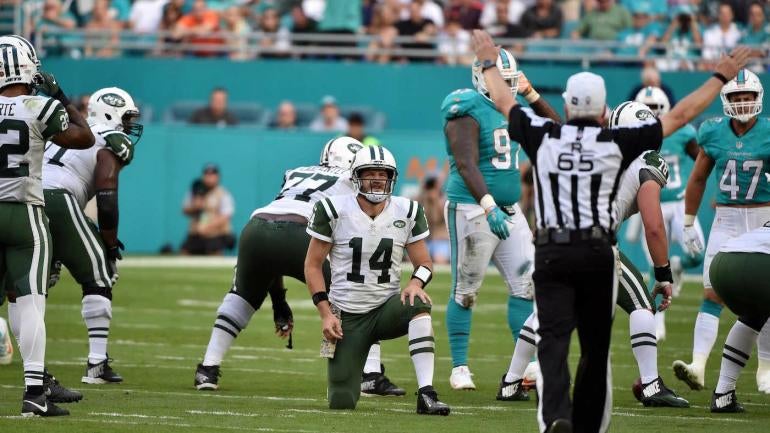 Jets' Ryan Fitzpatrick reportedly suffered sprained MCL in loss to Dolphins