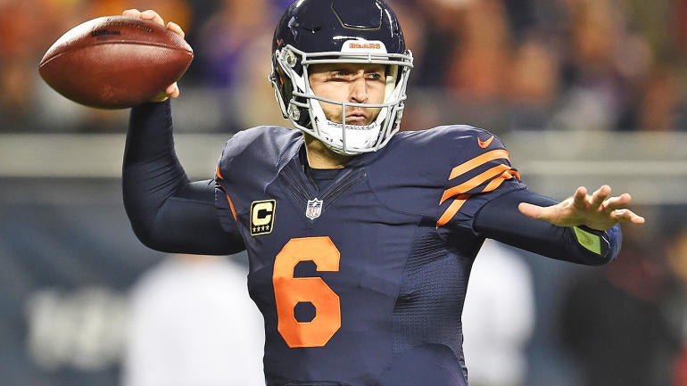 Bears GM Ryan Pace: Keeping Jay Cutler is one option at quarterback