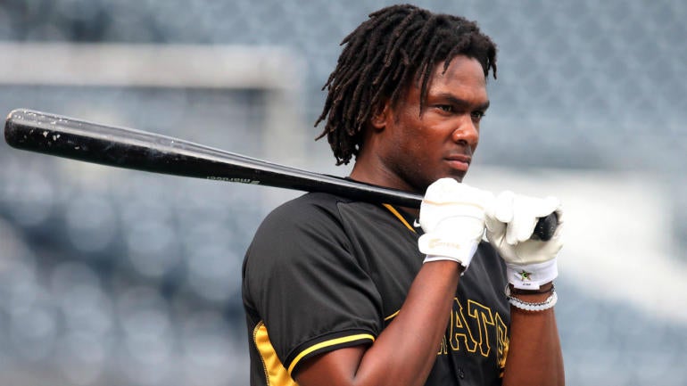 Pirates' Josh Bell uncertain for Opening Day after undergoing knee surgery