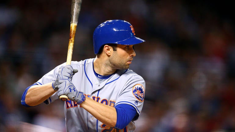 MLB Hot Stove: Neil Walker accepts Mets' one-year, $17.2M qualifying offer
