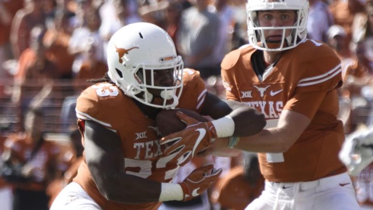 D'Onta Foreman meets Texas legend Earl Campbell after tying his record