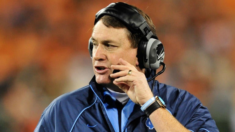 Report: Former Miami, North Carolina coach Butch Davis agrees to deal with FIU