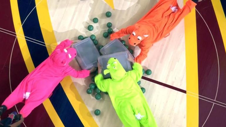 Best in-game contest ever? Cavs fans play 'Hungry Hungry Hippos' with humans