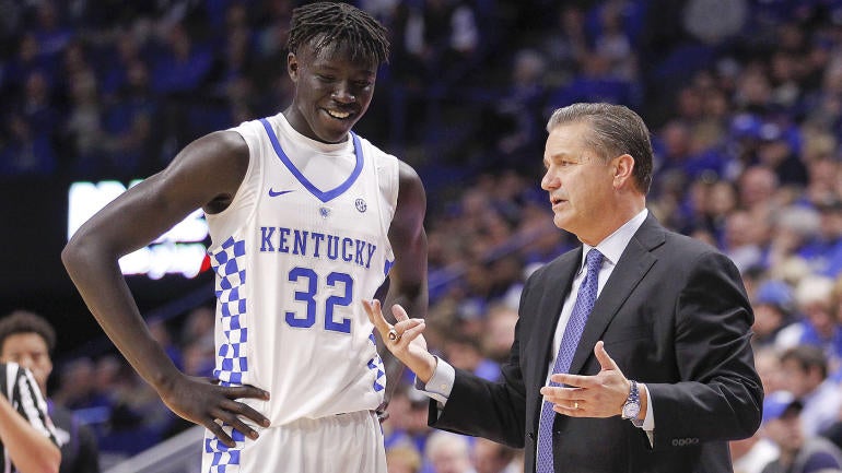 College basketball rankings: Kentucky moves up to No. 6 in the Top 25 (and one)