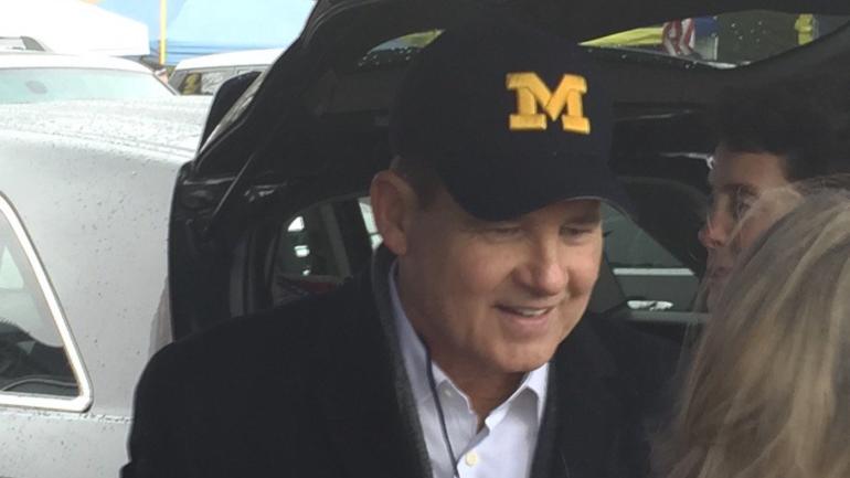 LOOK: Les Miles looks really good wearing Michigan gear again