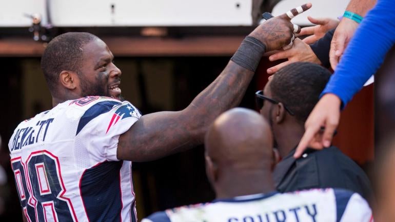 Martellus Bennett goes off on Patriots fans asking him to take a pay cut to stay