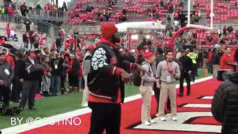 LeBron James, Cavs teammates go nuts celebrating Ohio State's pick six