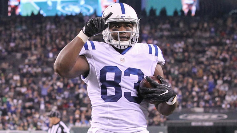 Colts trade Dwayne Allen to Patriots to move up on Day 3 of 2017 NFL Draft