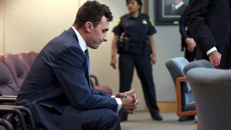 LOOK: Johnny Manziel offers Donald Trump advice before vanishing on Twitter