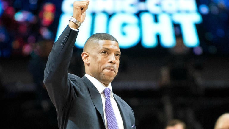 Kevin Johnson has awkward exchange with Ranadive as Kings honor him