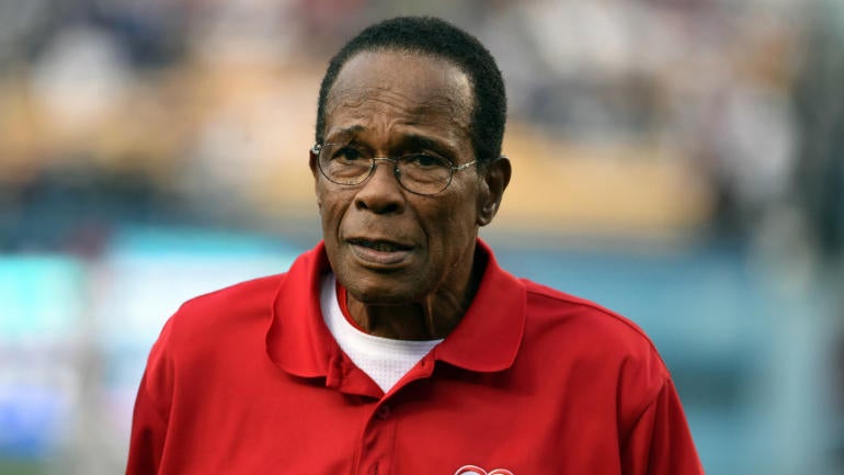 WATCH: Mother of former NFL player listens to her son's heartbeat in Rod Carew