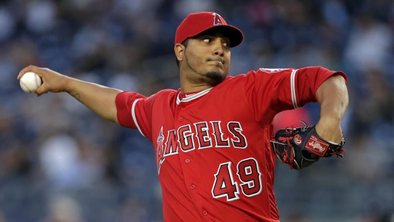 MLB Hot Stove signings: Padres reportedly scoop up Jhoulys Chacin on one-year deal