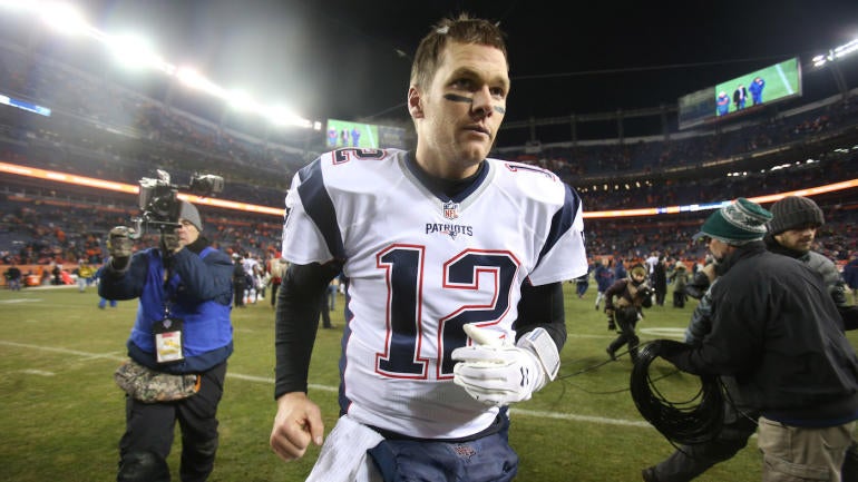 LOOK: Tom Brady hangs with famous friend after Patriots' win over Broncos