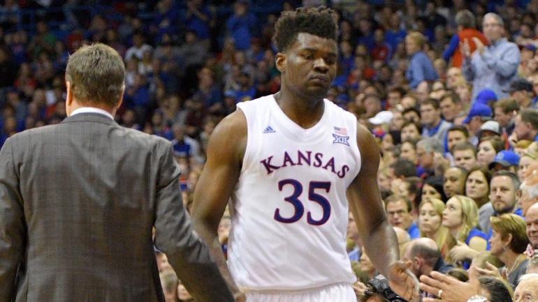 Kansas takes a big hit with season-ending injury to Jayhawks' 7-footer