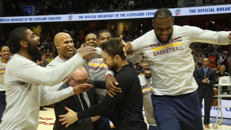 WATCH: LeBron, Cavs run over GM to celebrate Dellavedova receiving ring