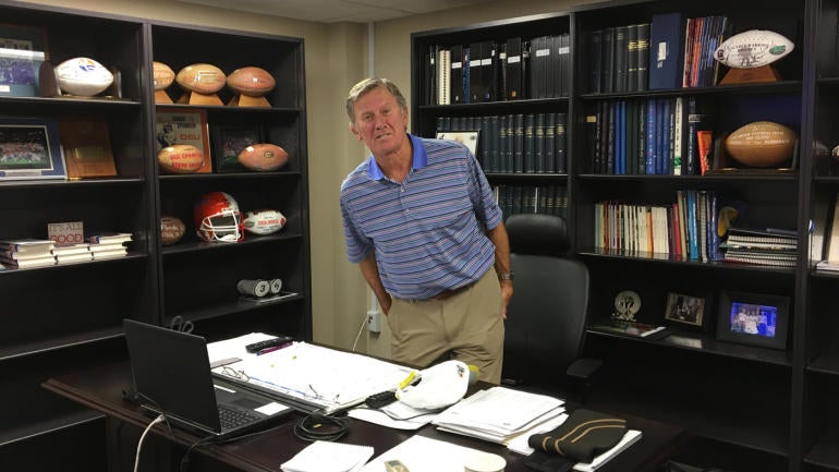 Head Ball Coach in winter: A day with Steve Spurrier in his new role at Florida