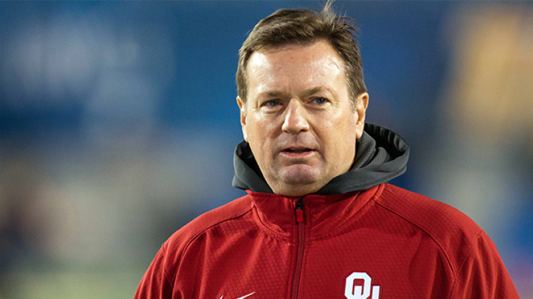 Bob Stoops retires after 18 seasons with Oklahoma, Lincoln Riley to take over