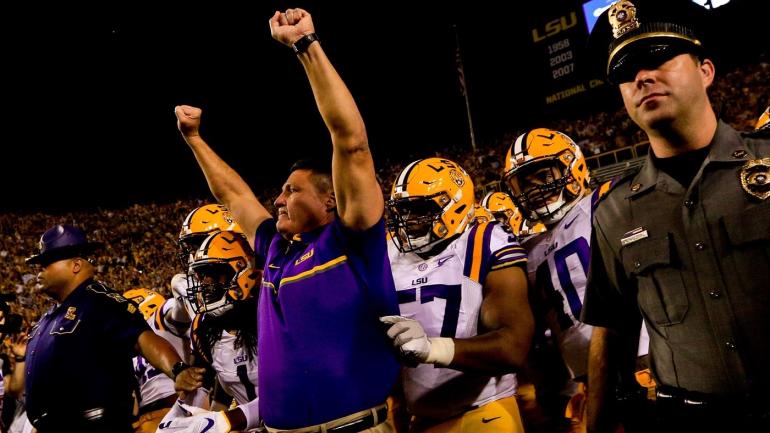 Giving gifts and coal to those on college football's 2016 Naughty or Nice list
