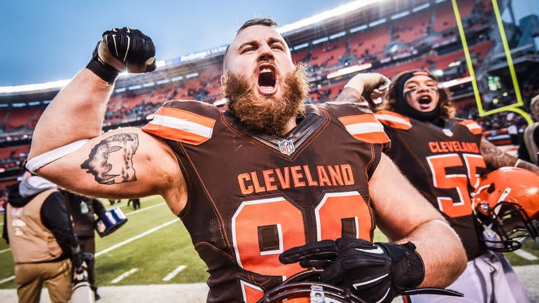 Hue Jackson: Browns want to win even if that means losing No. 1 pick in 2017 draft