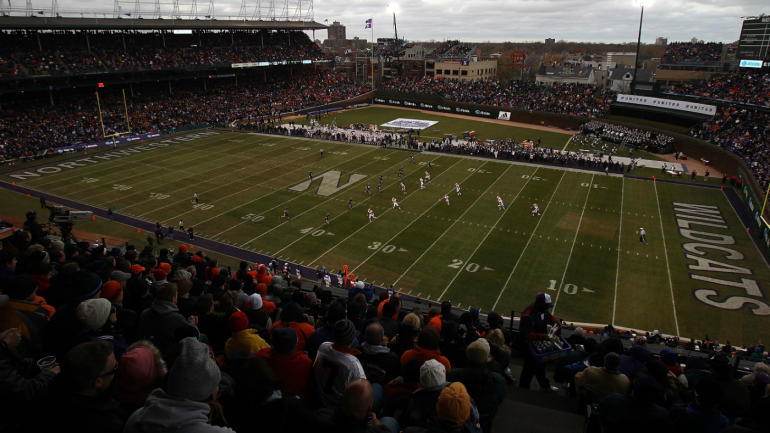 Report: Chicago Cubs looking to host bowl game at Wrigley Field