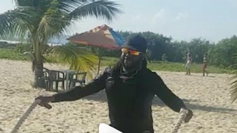 Let us envy Johnny Cueto's offseason workout site while sitting in the cold