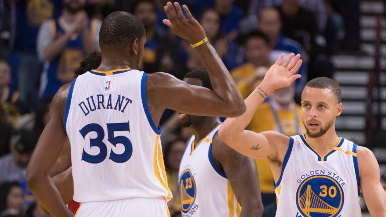 Warriors pairing Kevin Durant, Stephen Curry more to develop chemistry