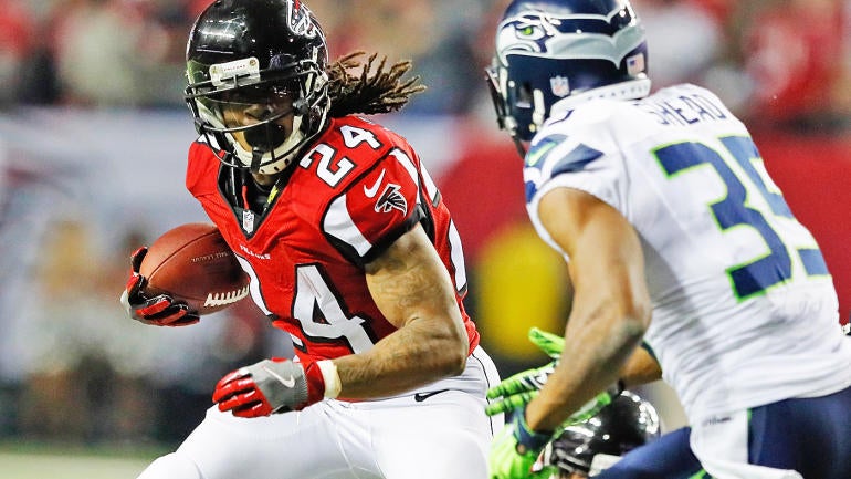 Falcons GM responds to demand from Devonta Freeman's agent to pay up