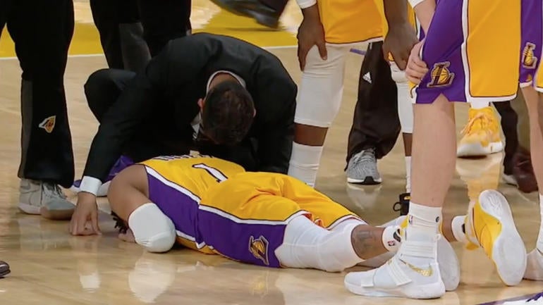 Lakers' D'Angelo Russell suffers MCL sprain, calf strain, will have MRI