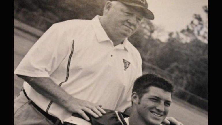 Tim Tebow reacts to death of his high school coach: 'He changed my life'