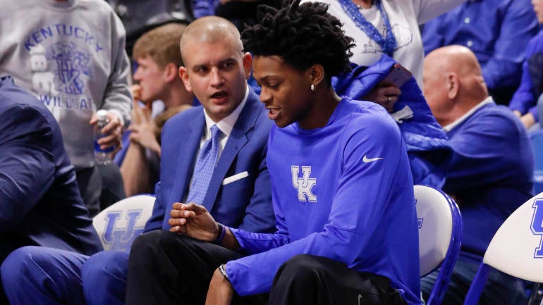 Kentucky point guard De'Aaron Fox is day-to-day after ankle injury vs. South Carolina