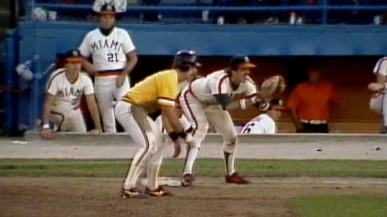 WATCH: Let's all enjoy a trick play from the 1982 College World Series