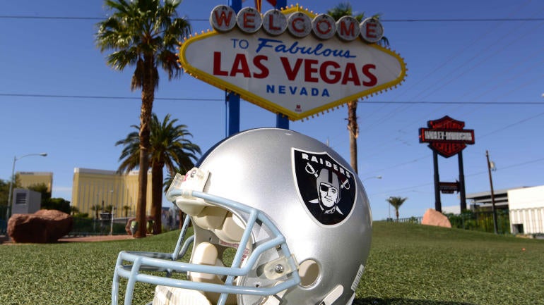Oakland mayor sends Roger Goodell a last-minute plan to keep the Raiders