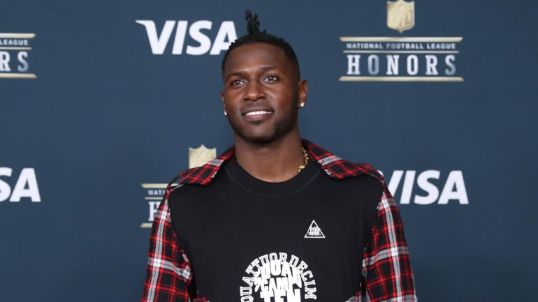 LOOK: Antonio Brown is working out in a Panthers helmet and no one knows why