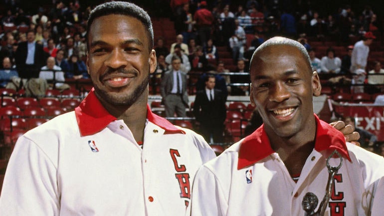 Michael Jordan, Adam Silver step in to help Knicks with Charles Oakley dispute