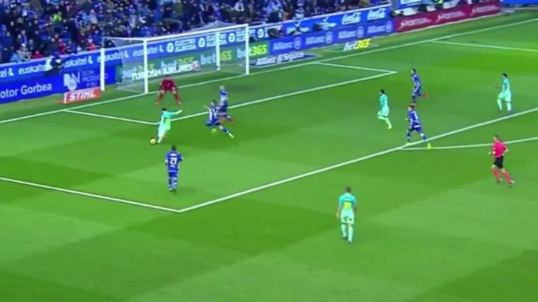 Barcelona goal highlights: Messi robs defender before nutmegging goalkeeper