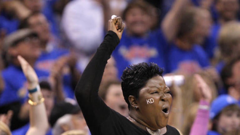 Kevin Durant's mom stunned by the nasty treatment her son received in OKC return