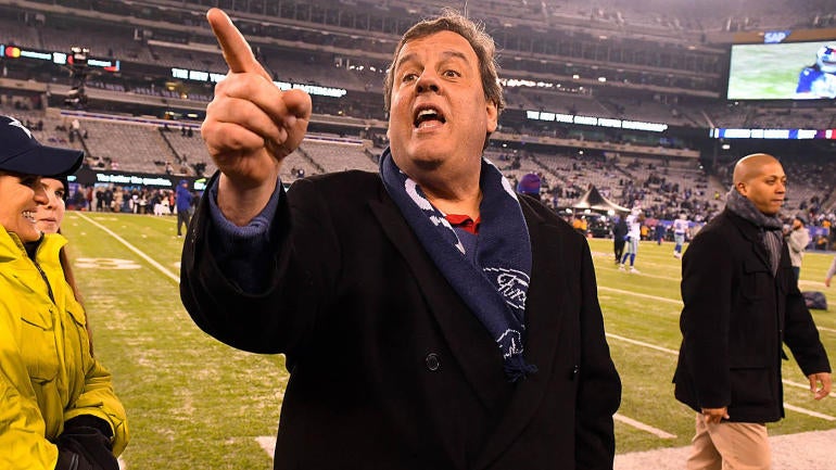 Chris Christie tries out for New York sports radio, addresses Beachgate photo