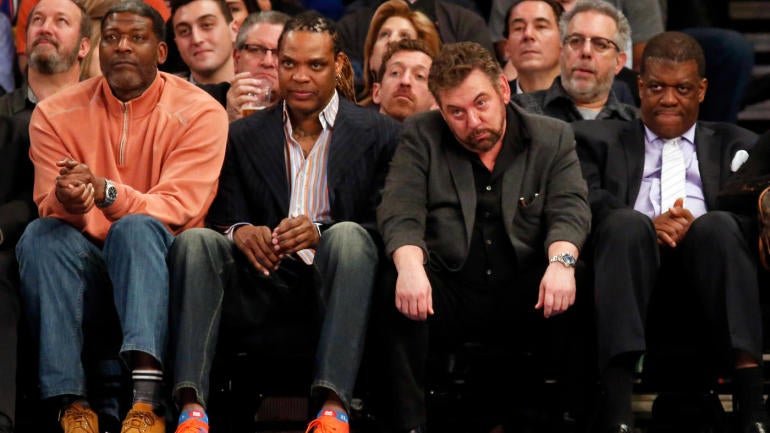 Charles Oakley says he can't respect Sprewell, others who sat with James Dolan