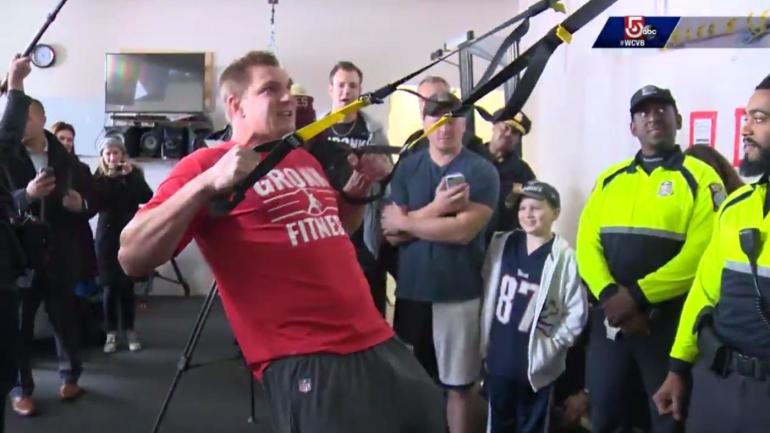 WATCH: Patriots' Rob Gronkowski certainly looks healthy in this back workout video