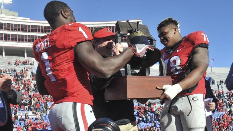 Georgia's star DL Trent Thompson back with team but still not in class