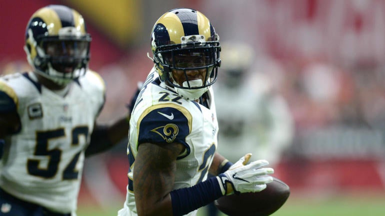 The Rams' Trumaine Johnson signs tender, will play on the franchise tag again