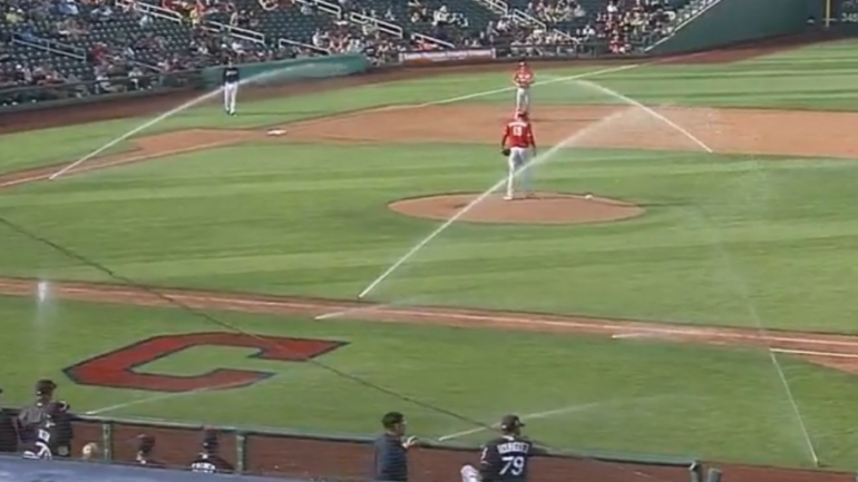 Spring Training 2017: Reds-Indians game briefly delayed by rogue sprinklers